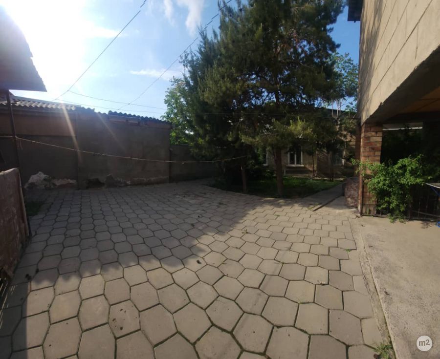 1777521983_60952000.jpg