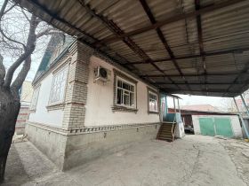 3-комнатный дом (63.00м<sup>2</sup>, 4.60 соток) , Коммунаров-Кудрука(в районе Жибек-Жолу – Фучика, Первомайский район, г. Бишкек)